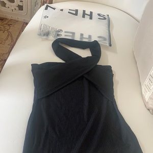 Twist at neck top